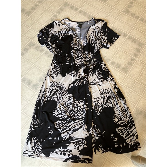 Lane Bryant Dresses & Skirts - Lane Bryant Faux Wrap Dress Stretchy Black Slinky Knit Size 14 16 Ring Accent